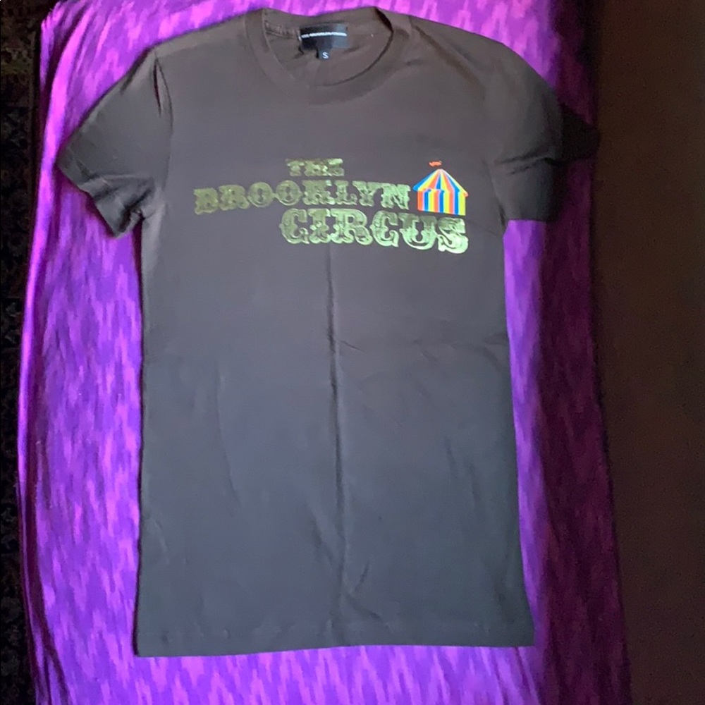 🌞The Brooklyn Circus Shirt! Great Graphic!